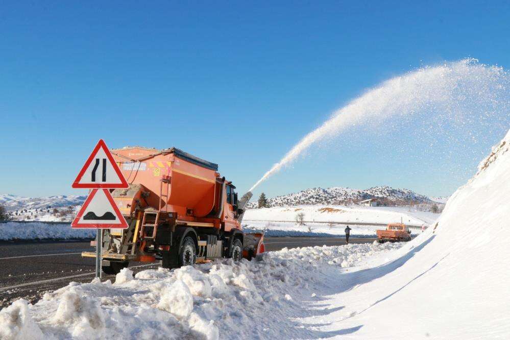 Toroslar karla kaplı! Hadim’de kiraz bahçeleri beyaza büründü 4